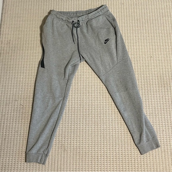 Nike Tech Sweatpants - Picture 1 of 3